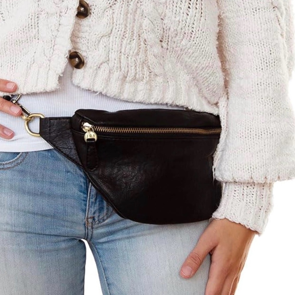 Shiloh Sling Belt Bag by the brand Joy Susan NEW!